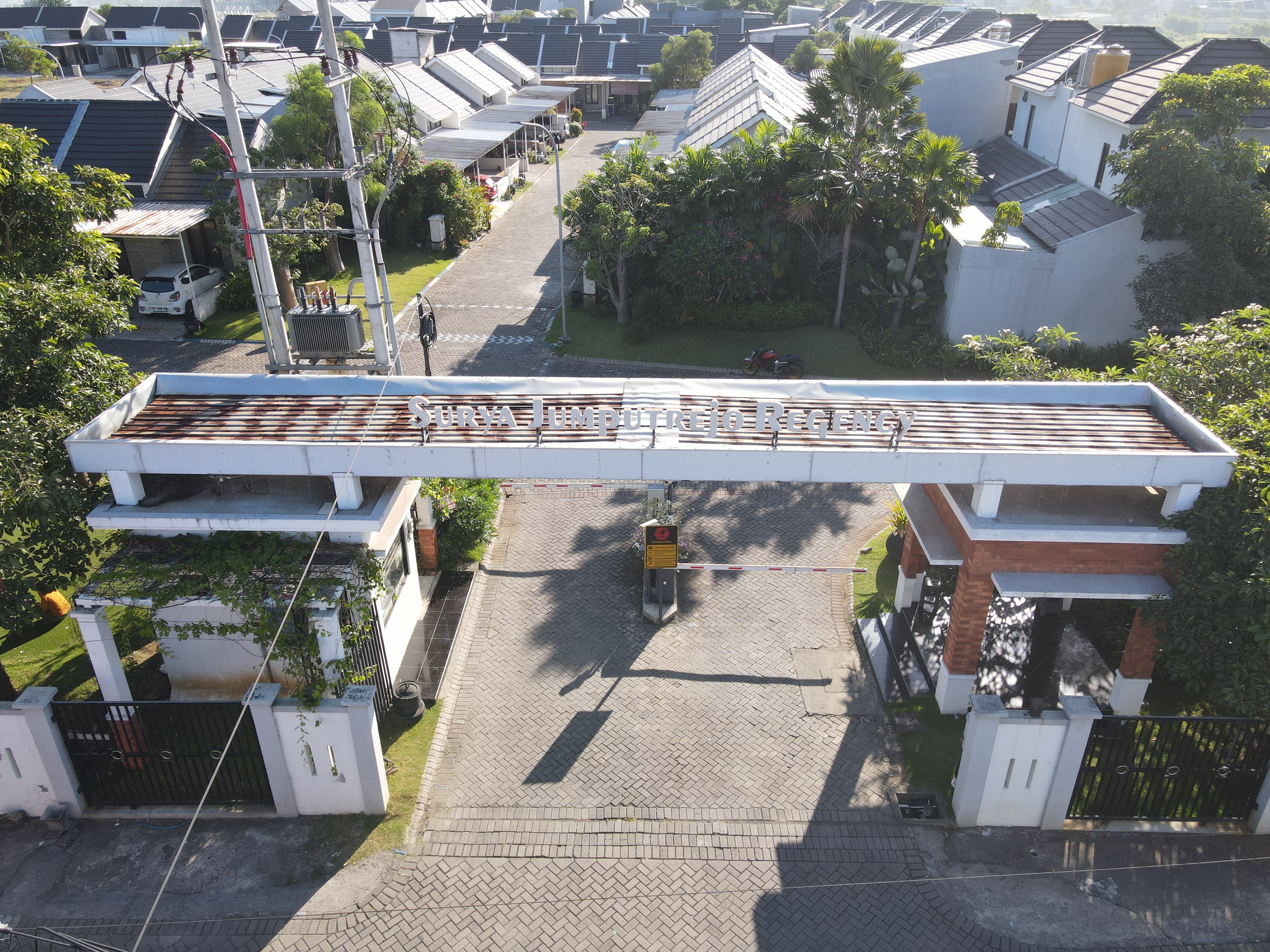 One Gate System & 24 Hours Security